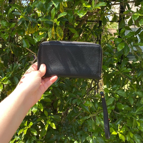 NWOT Michael Kors Black Wristlet - Picture 2 of 3